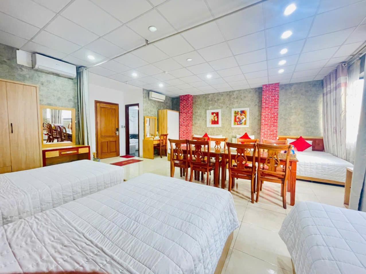 Moon Cau Giay Hotel 3*